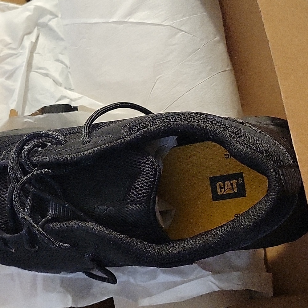 Sneakers - Picture 3 of 7
